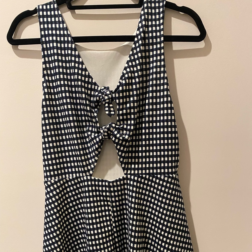 Cute back tie dress